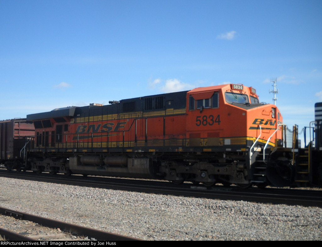 BNSF 5834